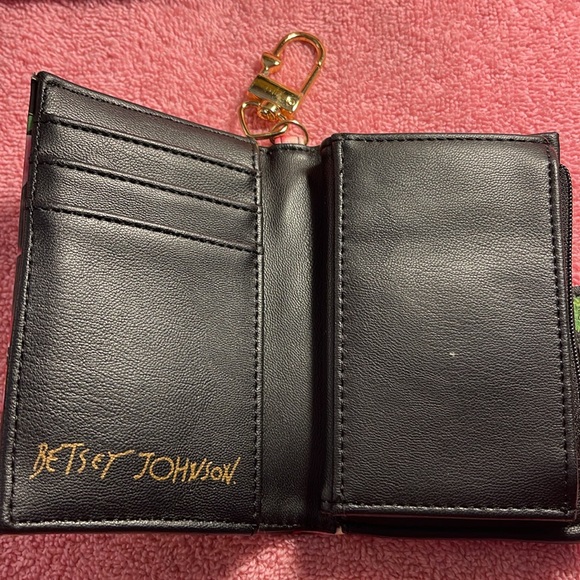 Pre-loved Betsey Johnson Wallet Card Case Key Ring Small 3.25"(h) x 5"(w) - Picture 5 of 5